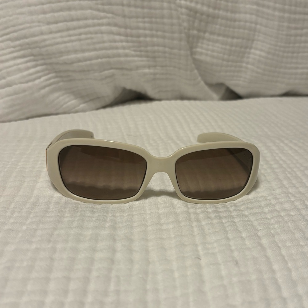 cream / off white Fendi sunglasses FS5228R - Picture 2 of 6